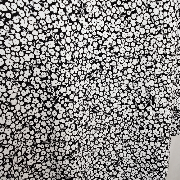 Women's Catherine's 4X 30/32W Black White Floral Tunic Button Up 3/4 Sleeve New - Picture 12 of 16